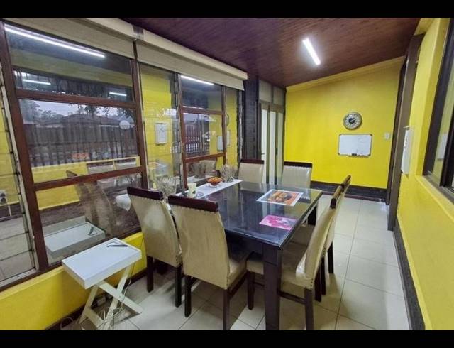 5 BEDROOM HOUSE FOR SALE IN BEZUIDENHOUT VALLEY